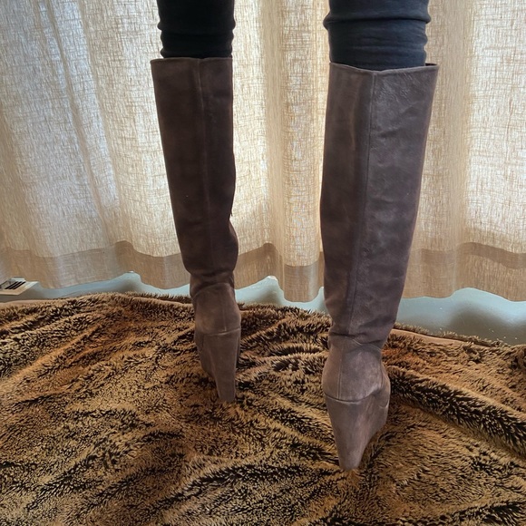 Brown/gray Stuart Weitzman boots, like new! - Picture 4 of 4